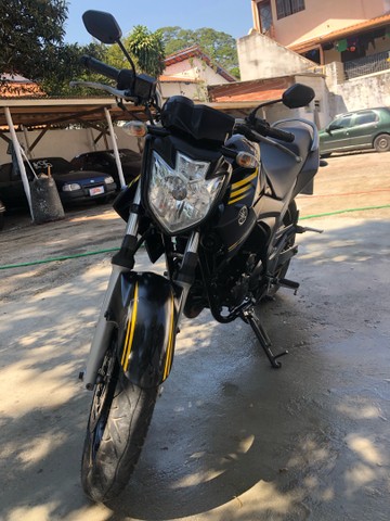 MOTO YAMAHA FAZER 250