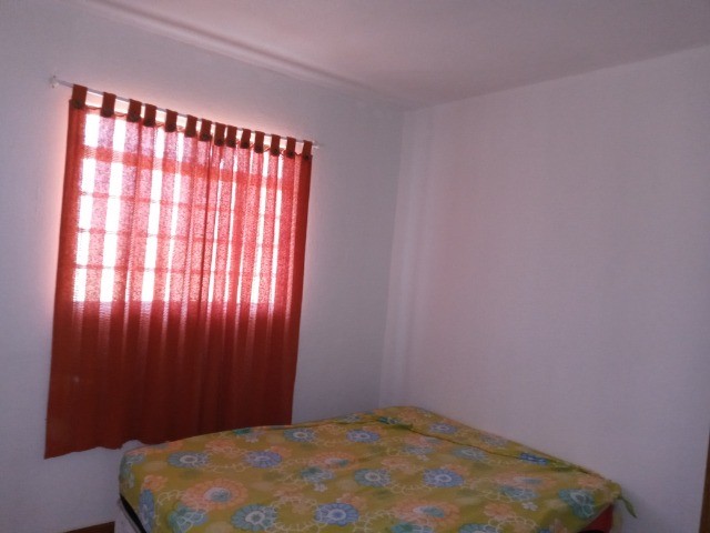 C273 - Duas casas sobrepostas. Cada uma com três dormitórios. - Foto 4