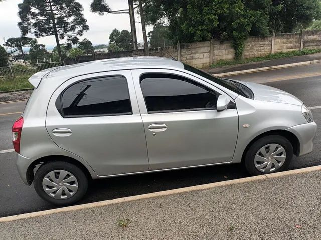 Etios hatch x 1.3 2017 - Foto 4