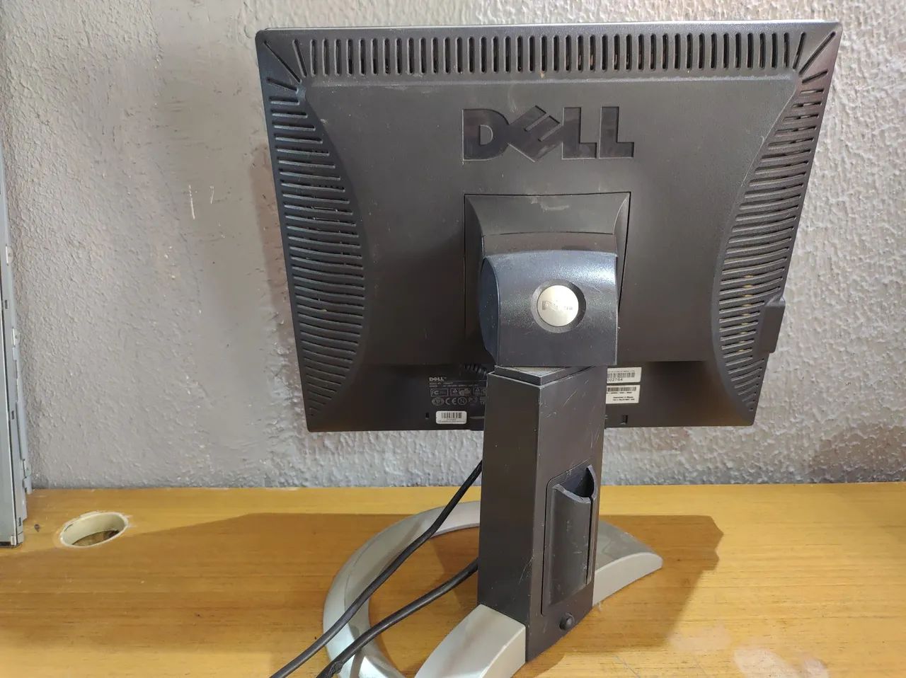 Monitor Dell 19 Pol VGA e DVI  - Foto 4