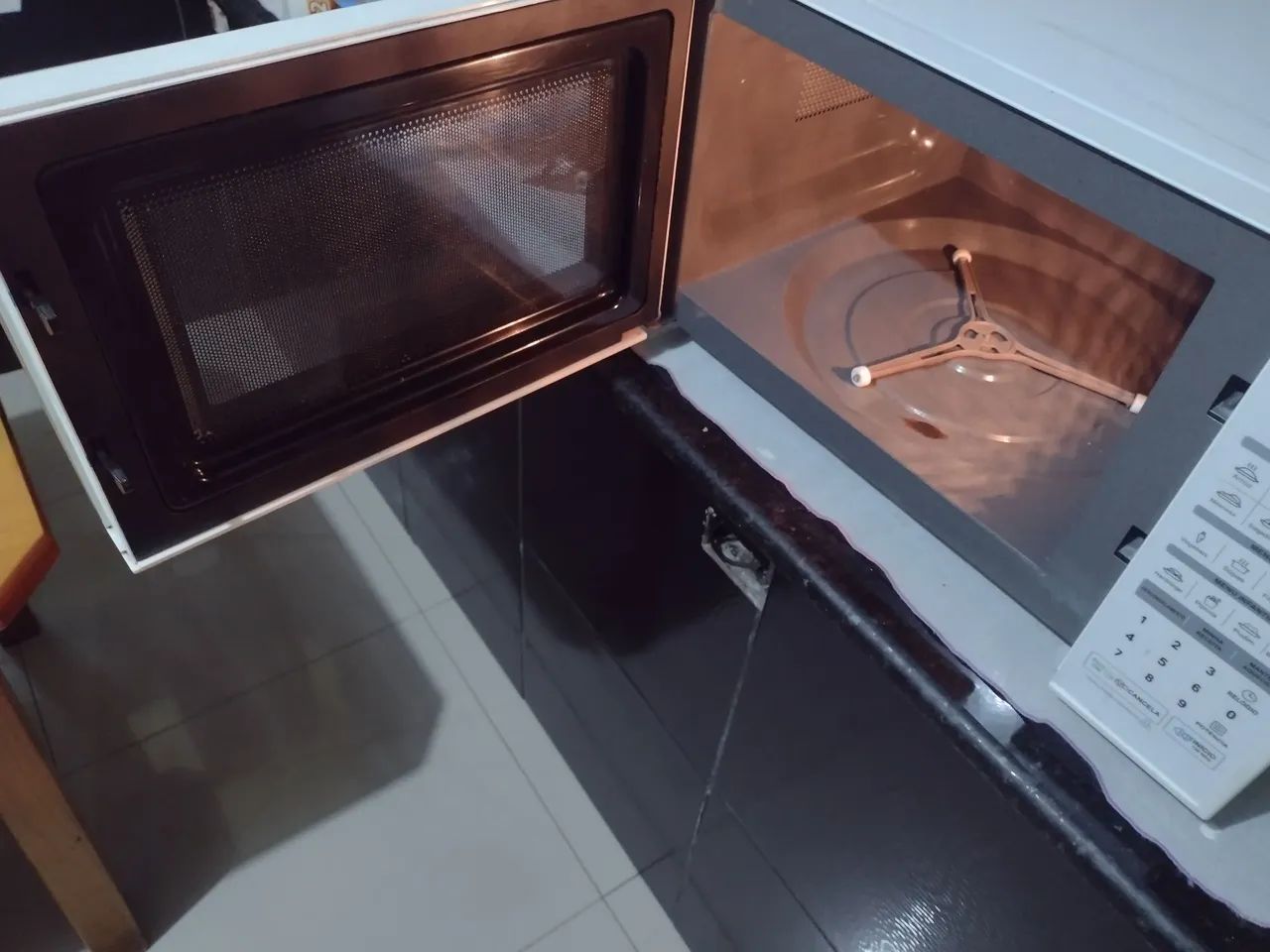 Microondas LG Modelo Ms3052r COM DEFEITO! - Foto 2