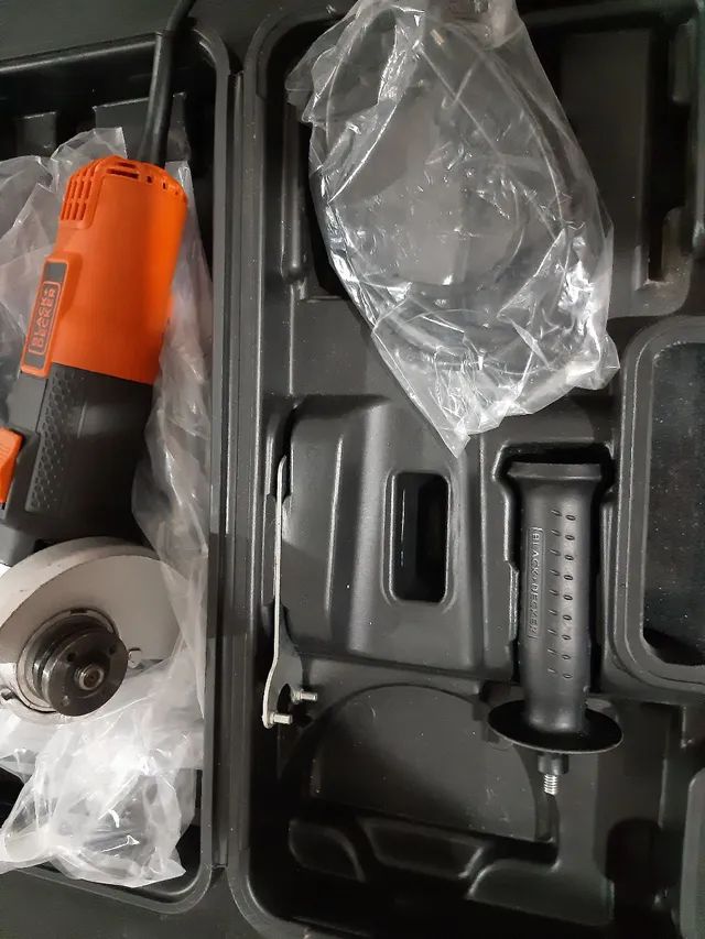 Lixadeira Black Decker 820w com Acessório Maleta Rígida  - Foto 2