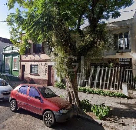 ÓTIMA OPORTUNIDADE TERRENO com 488 m² de área total com casa de alvenaria.Ideal para inves