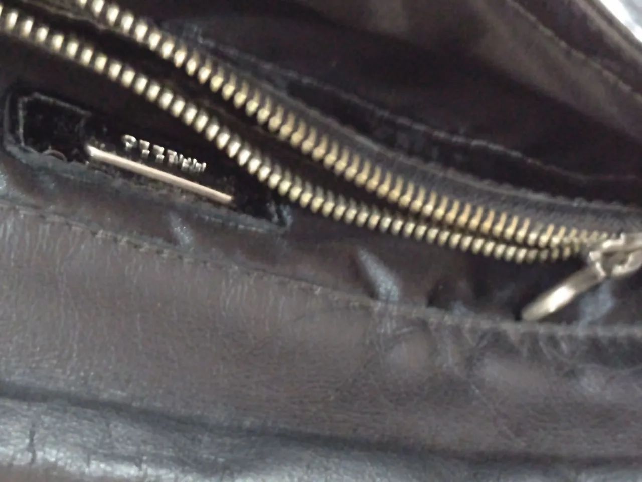 Bolsa carteira em Couro Verniz - Foto 6