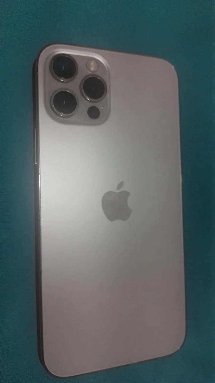 iPhone 12 Pro 2200 pra vende logo aceito troca pegando tudo bateria em 80 original