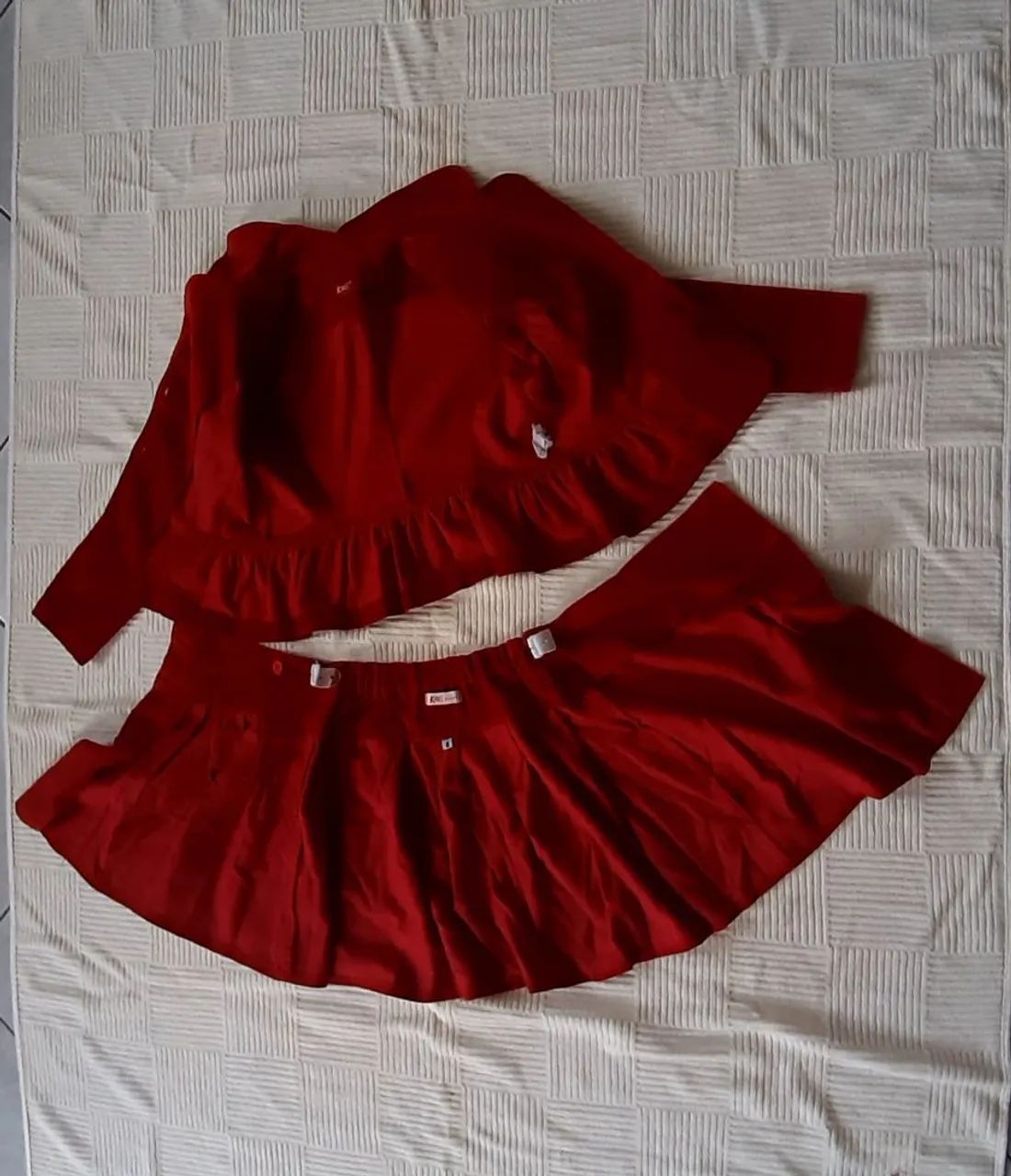 conjunto de saia e casaco veludo vermelho kids place n.4 - Foto 3