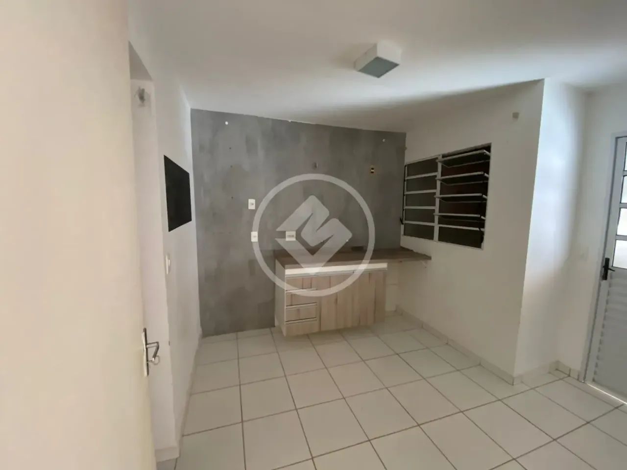 Casa em condomínio fechado com 3 quartos, sendo 1 suíte, banheiro social, lavabo, sala de  - Foto 3