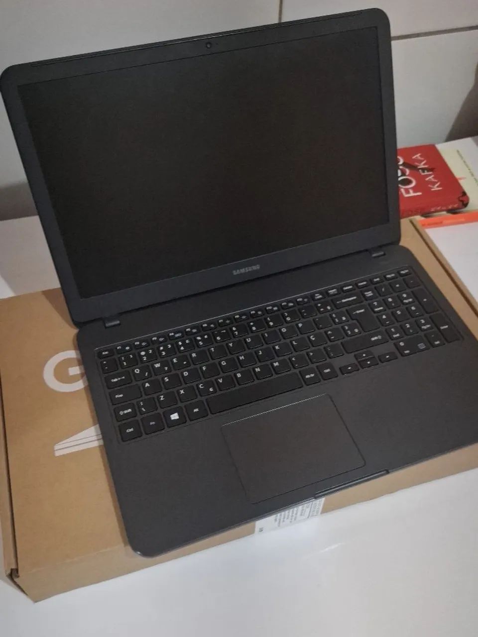 Notebook Samsung Essentials E20