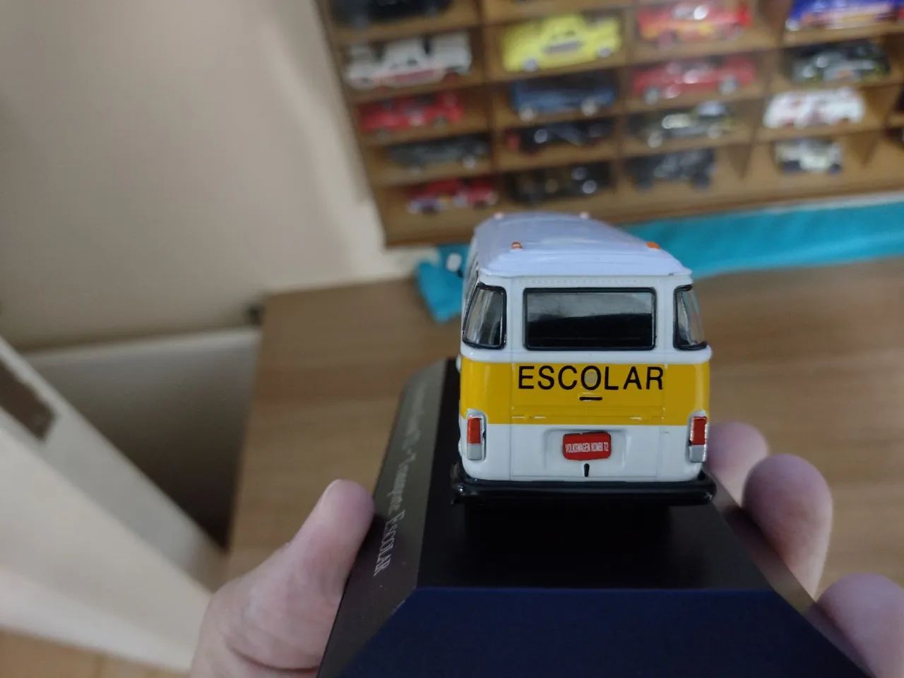 Miniatura Kombi Escolar - no Acrílico  - Foto 3