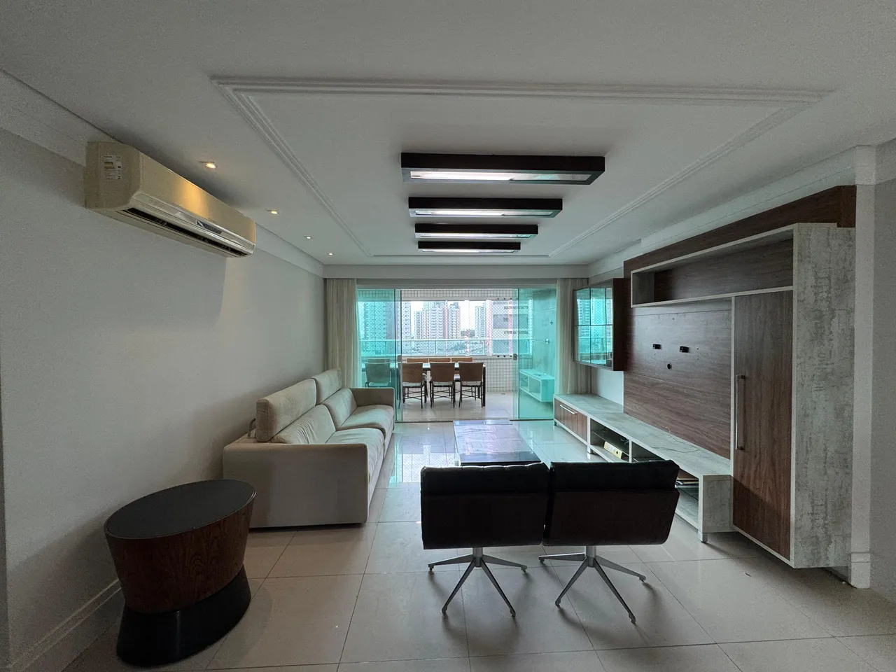 Excelente apartamento de 3 suítes com vista para o mar na Ponta D'areia!
