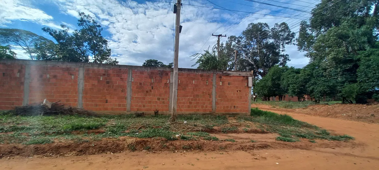 Vendo terreno de esquina