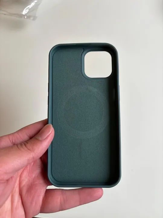Capa de silicone para iPhone 15 com Magsafe - Verde Escuro - Foto 2