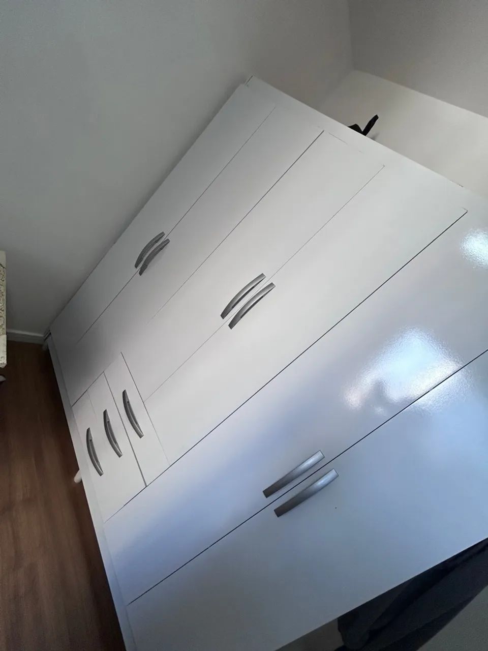 Guarda-Roupa Branco Moderno