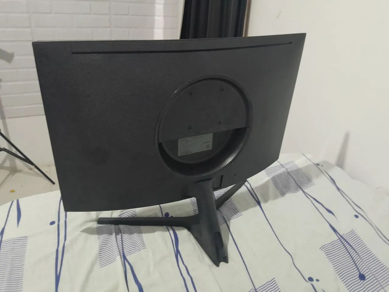 Monitor Samsung 27 polegadas Curvo Gamer - Liga, painel quebrado (peças) - Foto 2