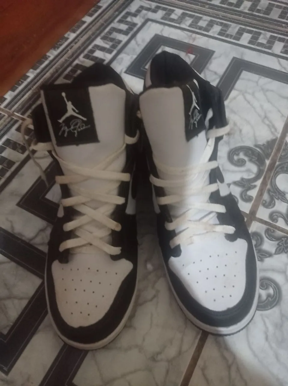 Air Jordan 1 Retro High OG Black/White