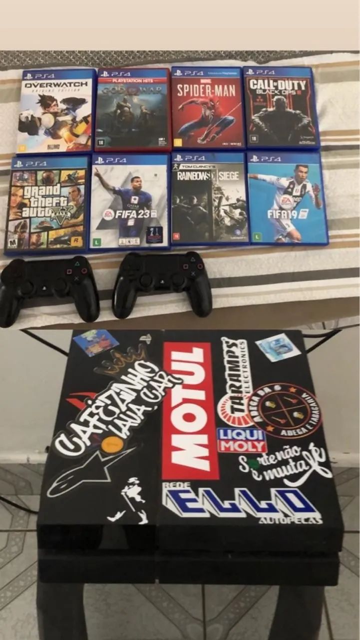 PlayStation 4 com Jogos e Acessórios