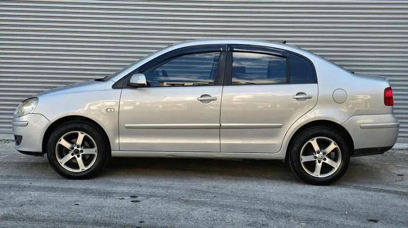 VOLKSWAGEN POLO SEDAN 1.6 2008 - Foto 4
