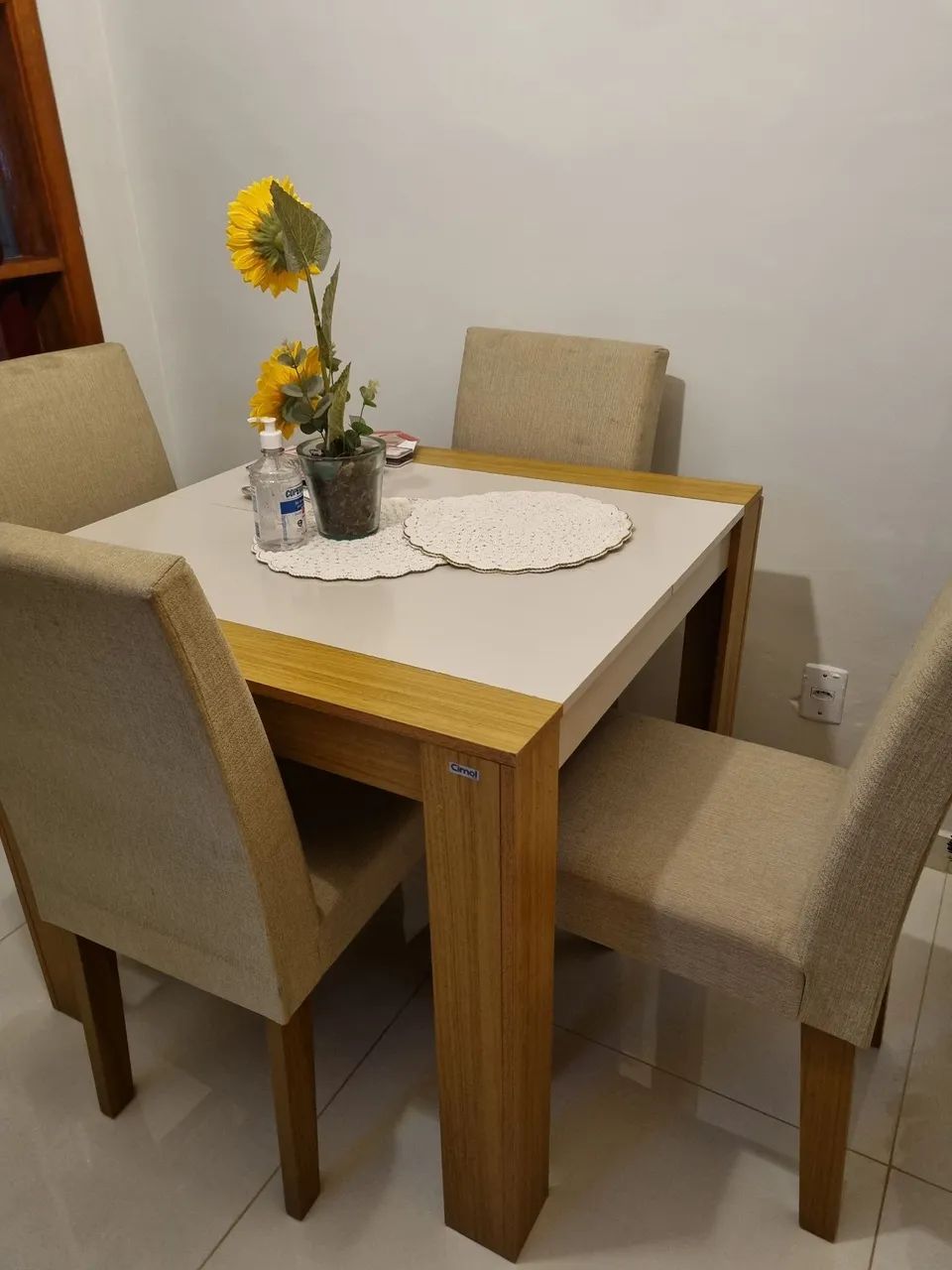 Mesa 4 Chairs64840825970947121