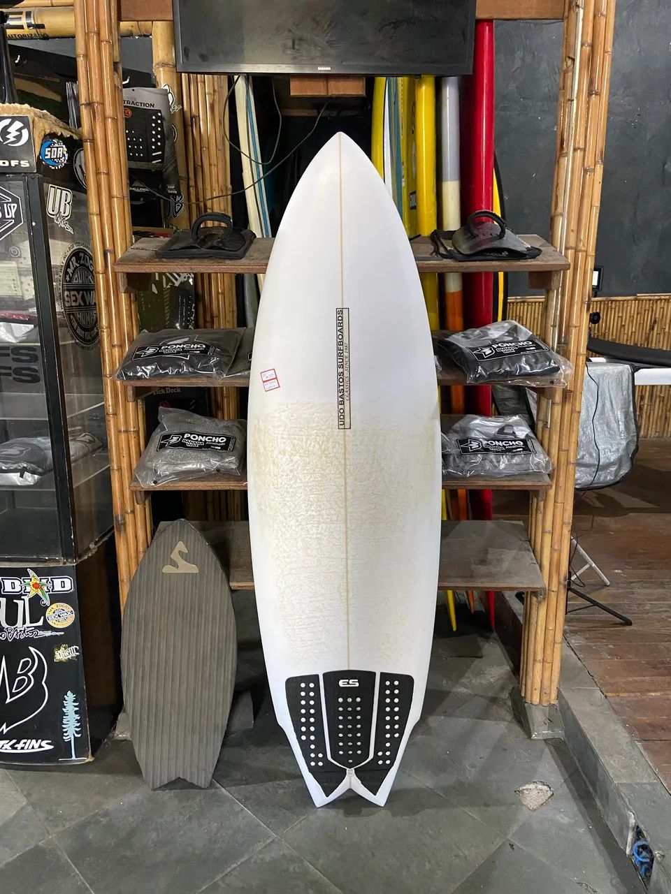 Prancha de surf UB 5.7 cod 108 