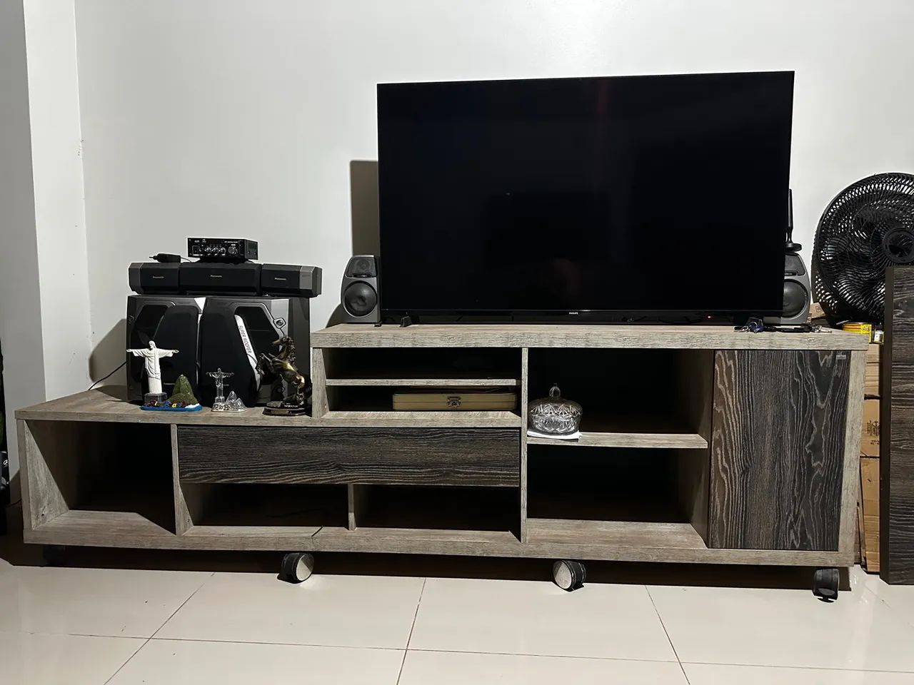 Conjunto Rack, painel de TV e Nicho