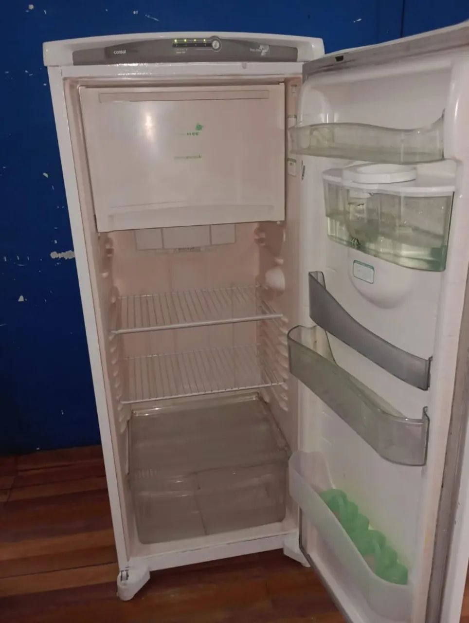 Geladeira Consul com Freezer