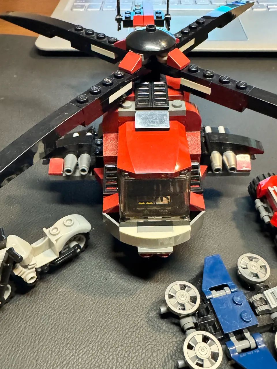 Conjunto de veiculos e helicópteros Lego original - Foto 4