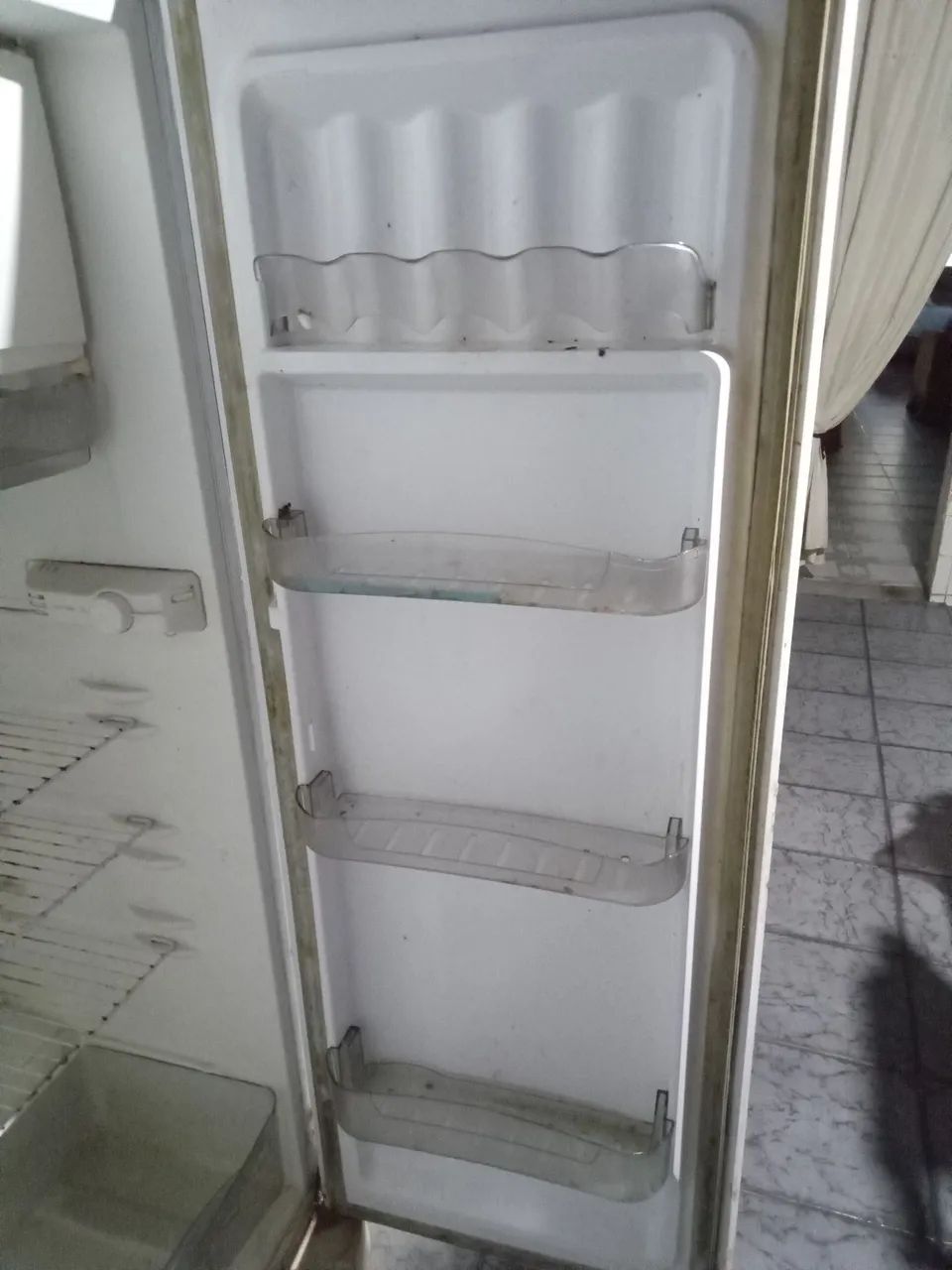 Geladeira a venda 400  - Foto 3