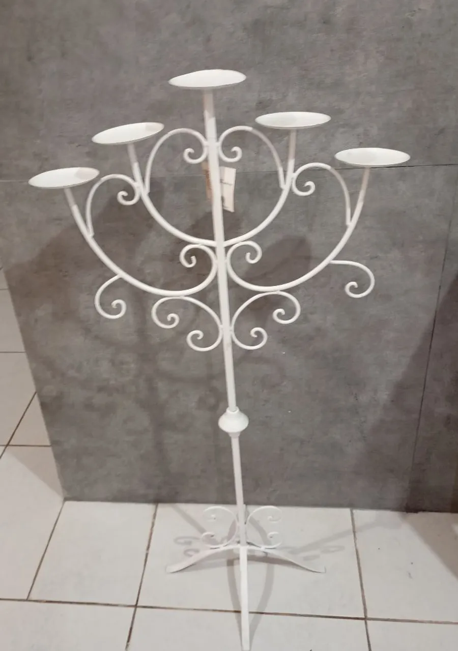 Candelabro branco elegante para decoração