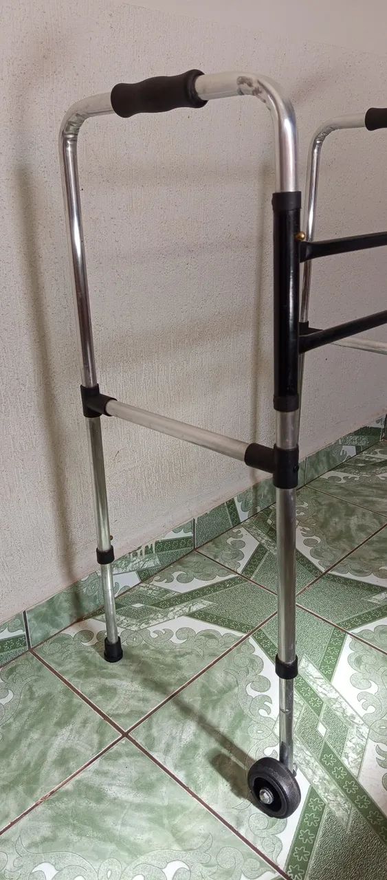 Andador com rodinhas - Foto 4