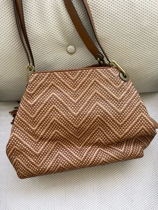 Bolsa estilo couro trancadas Michael Kors comprada nos EUA - Foto 3