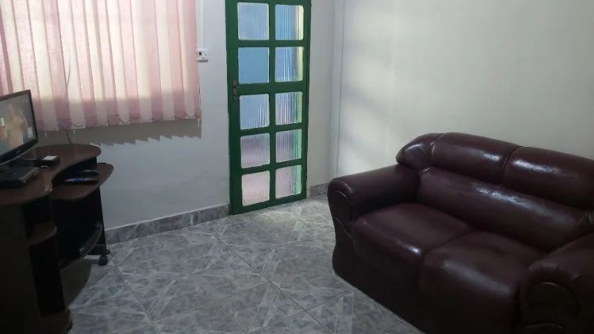 Casa simples, mobiliada e ampla - Foto 9