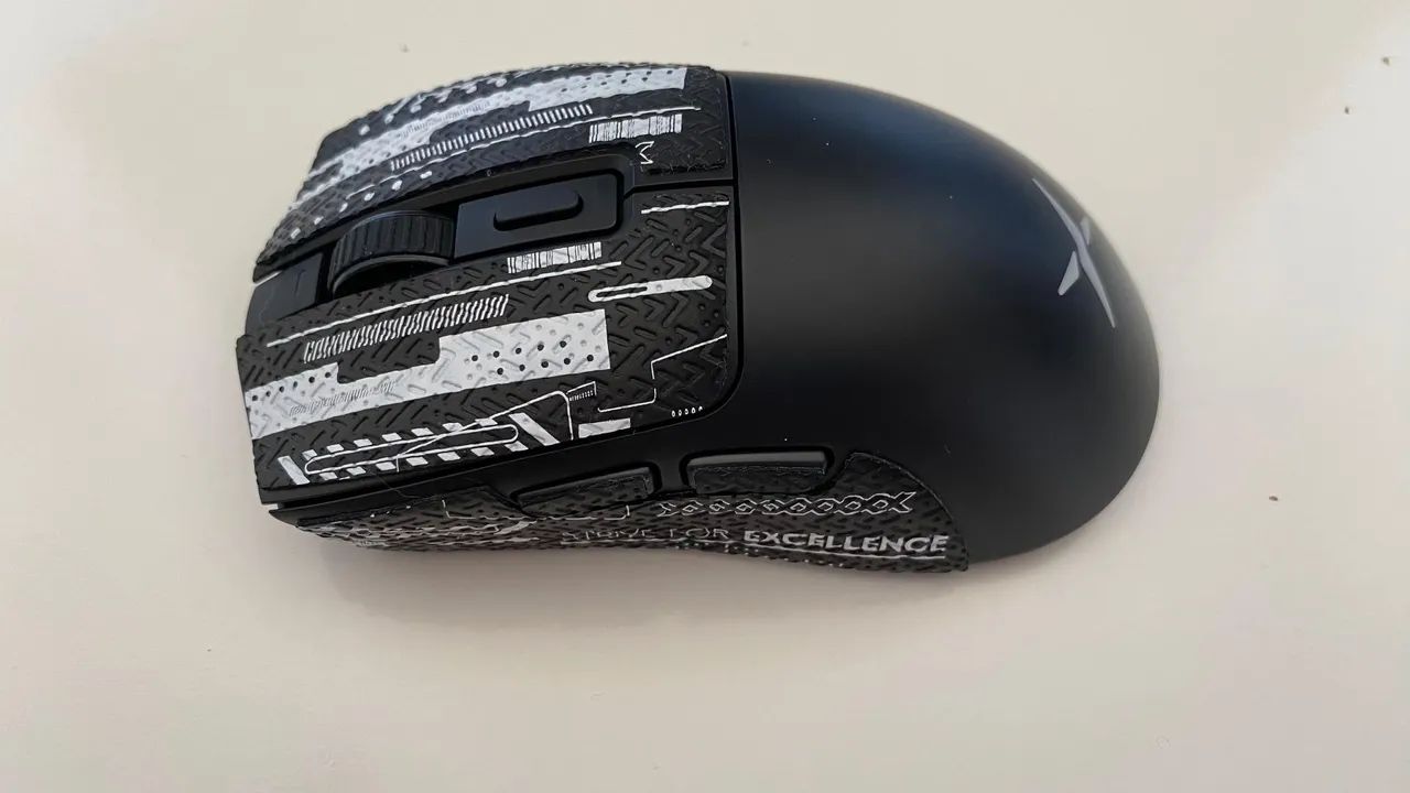 Mouse "Gamer" Delux M600 PRO sensor PAW3395" (Mousepad vai junto)