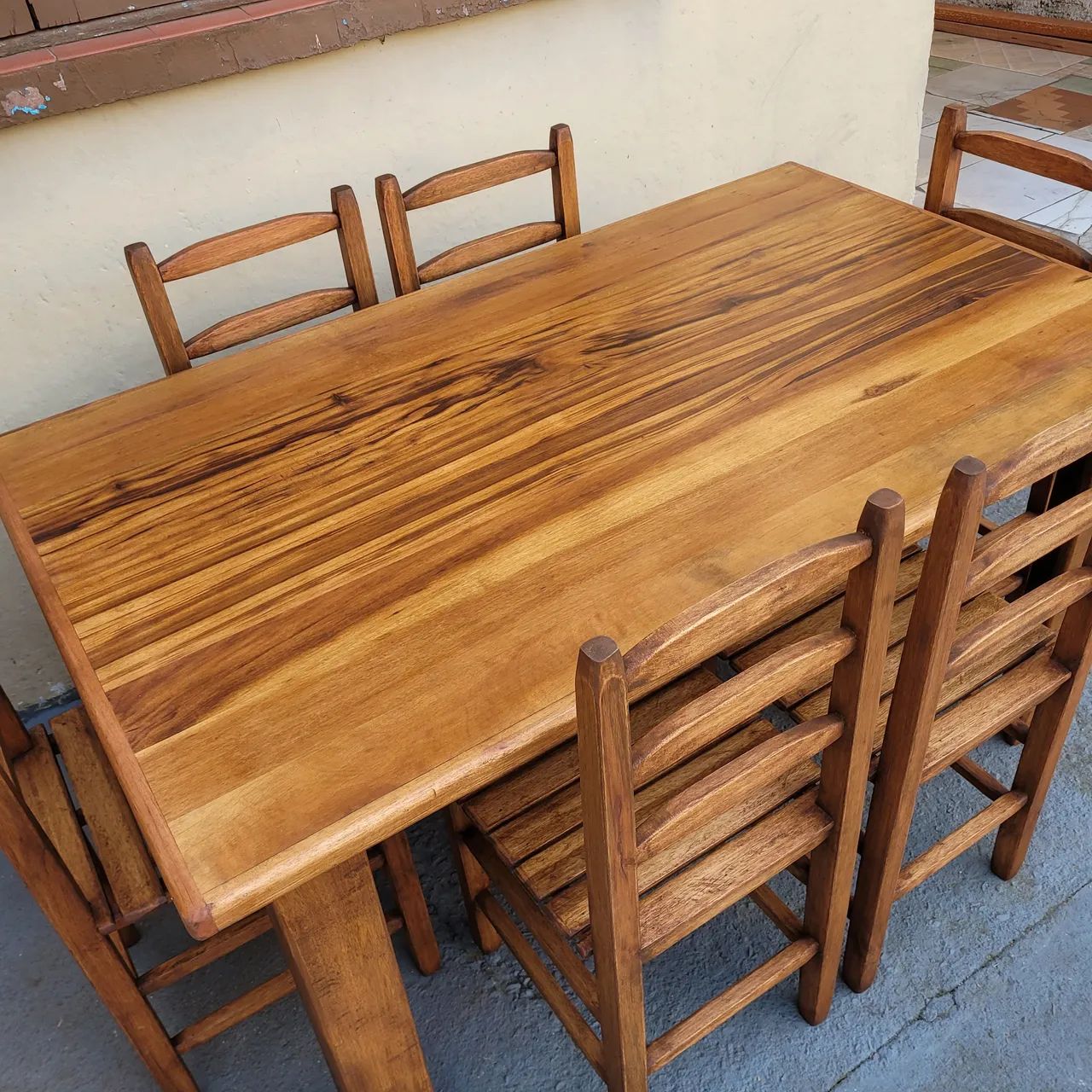 Conjunto de Mesa de Jantar em Madeira Maciça - Foto 3