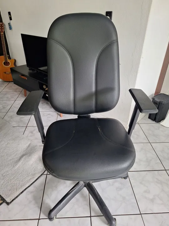 Cadeira de Escritório Giratória com Rodas presidente
