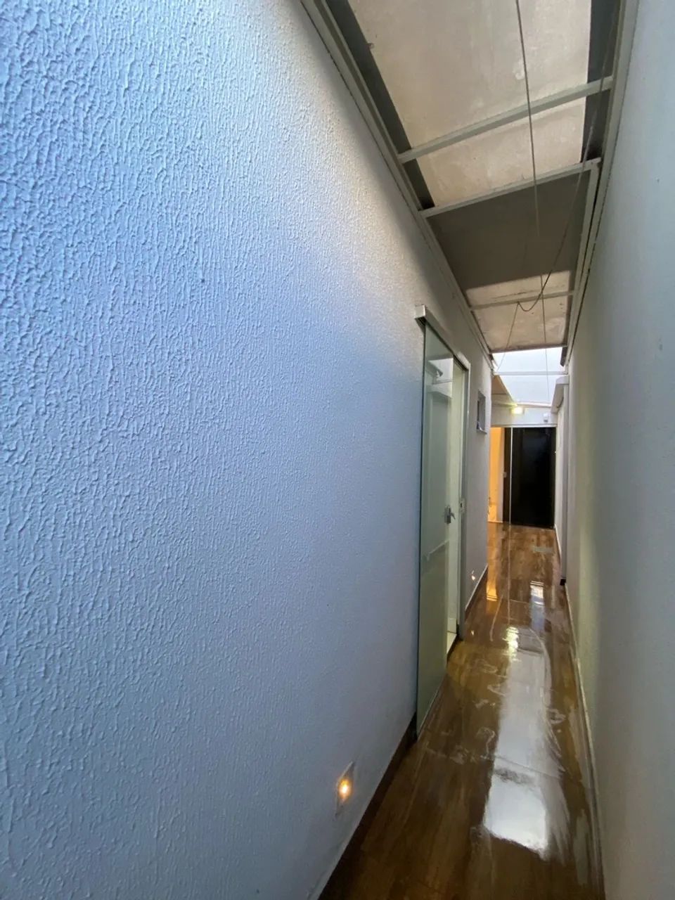 CASA NO RESIDENCIAL COND. DAS ESMERALDAS. BARATA!  - Foto 4