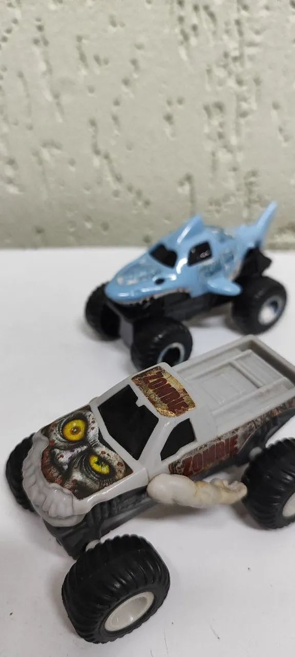 Carrinhos Miniaturas Monster Jam MC Donald's usado - Foto 5