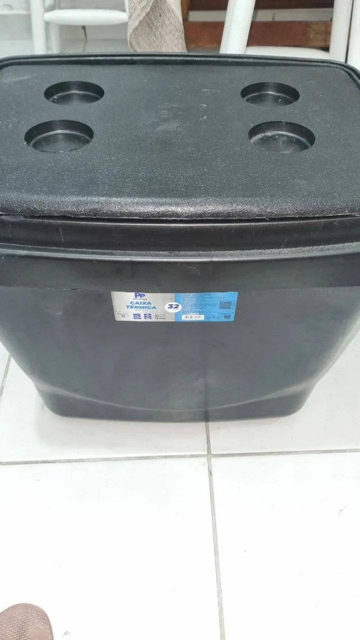 Caixa Térmica com Porta Copos