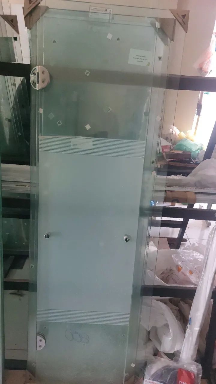 Vidro usado mesa e box 