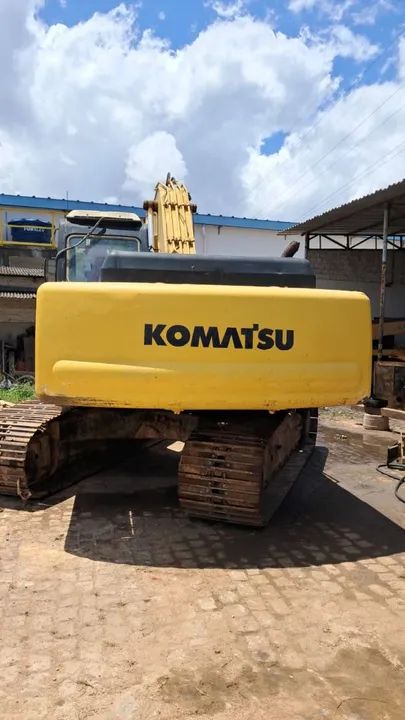 ESCAVADEIRA KOMATSU PC200/6 ANO 2006