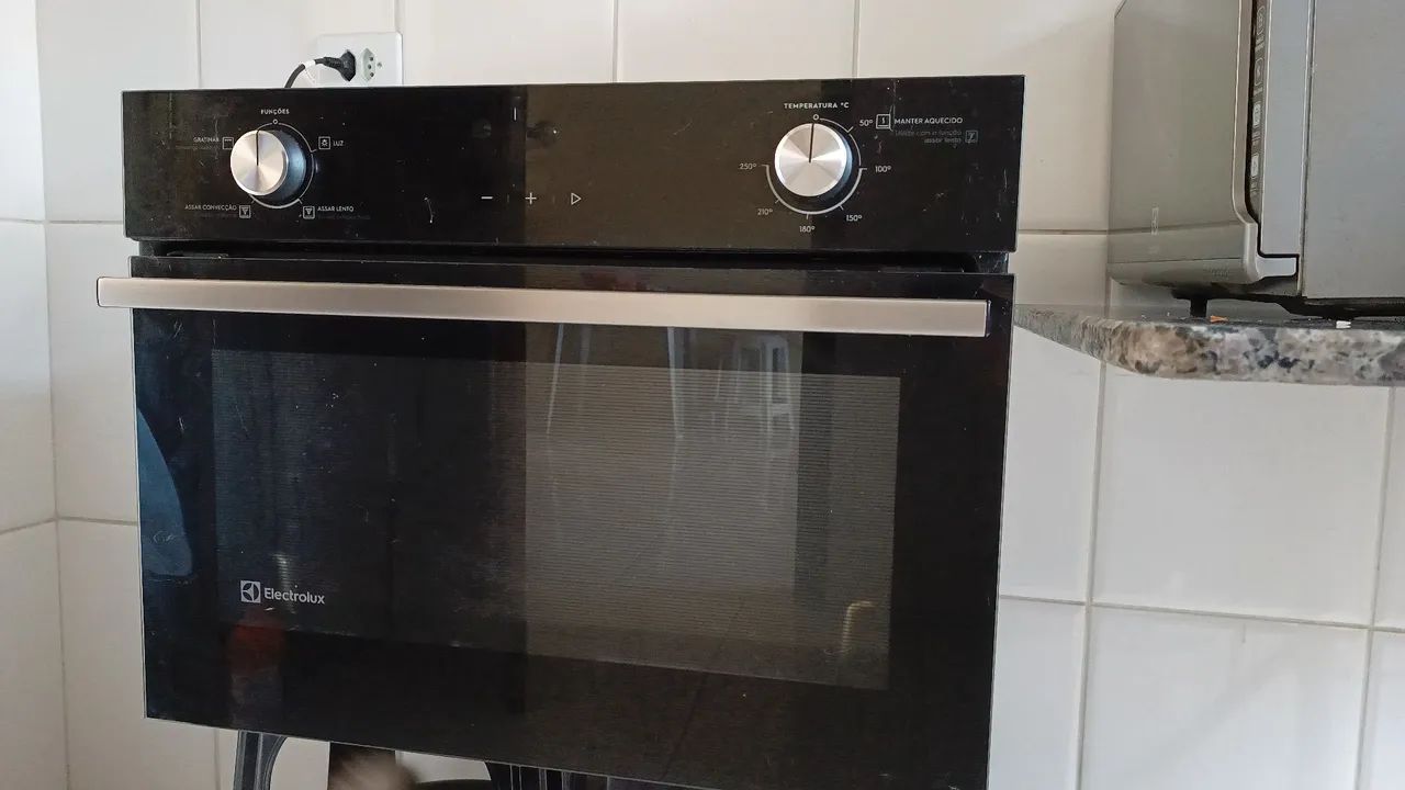 Forno de embutir Elétrico Electrolux 50L 127V - Foto 4