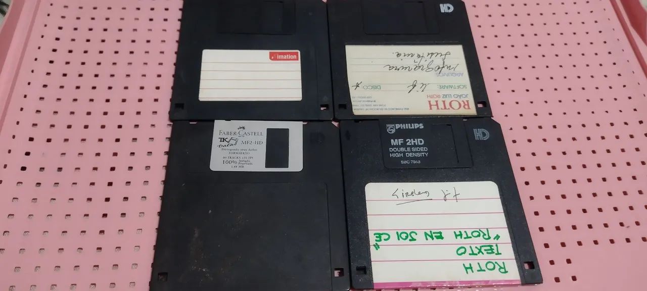 4 Disquete de PC NO ESTADO 