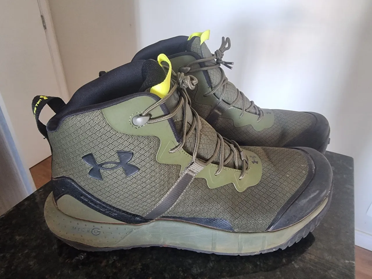 Botas Under Armour - Verde Militar tamanho 14US