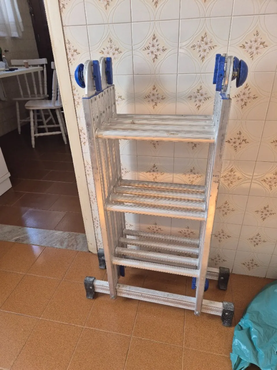 Escada de alumínio 