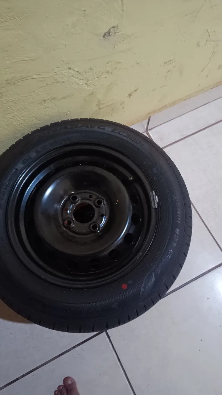 Roda com Pneu - Aro 14