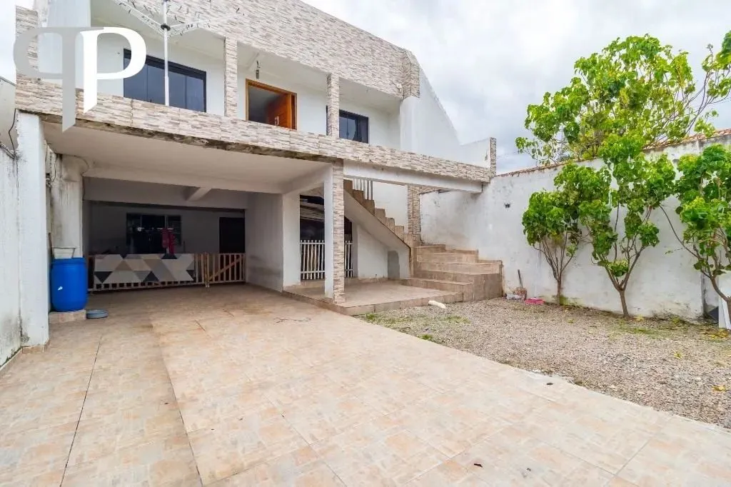 Sobrado com 5 dormitórios à venda, 188 m² por R$ 460.000,00 - Uberaba - Curitiba/PR