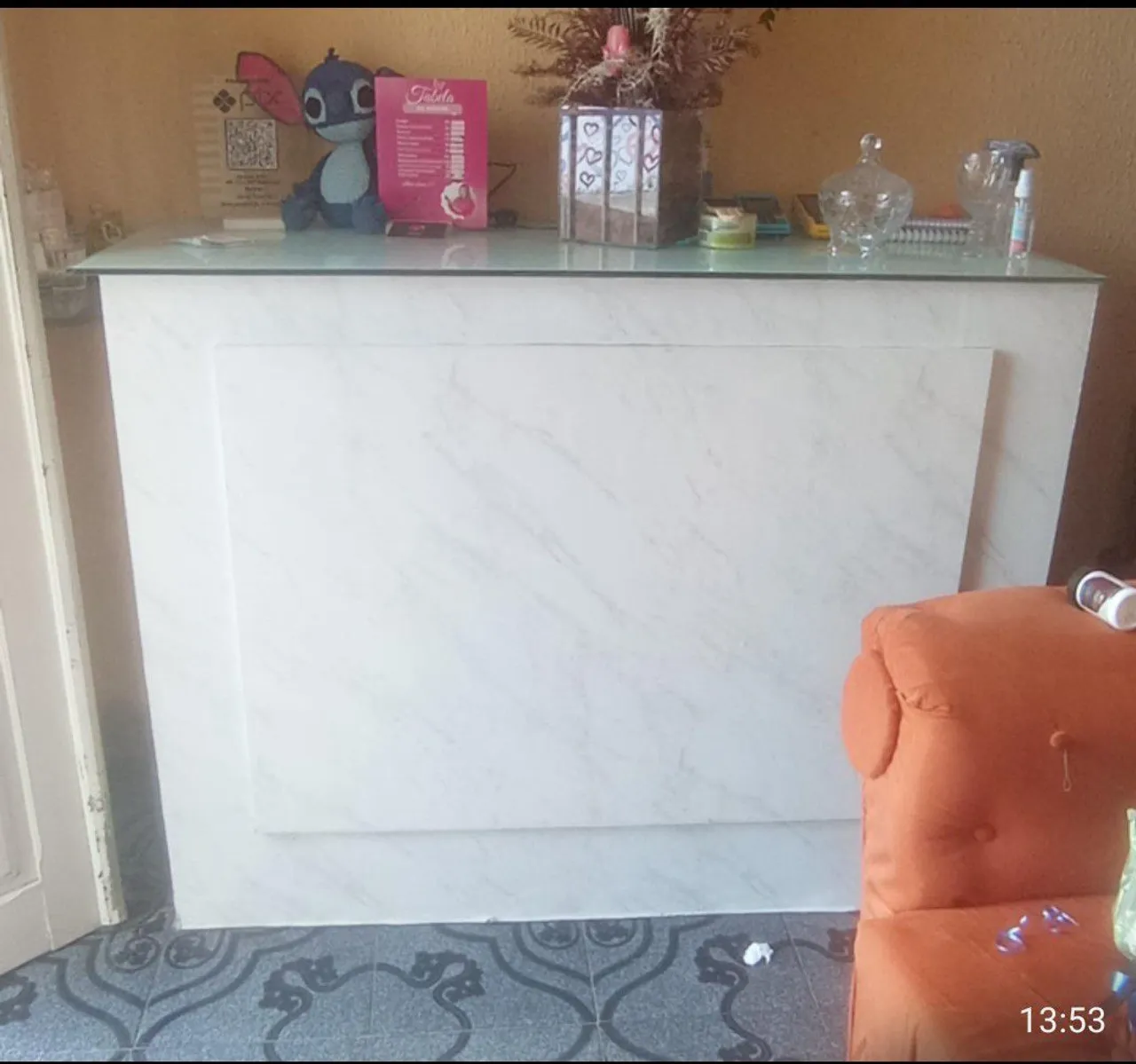 Vendo balcão de madeira com vidro temperado