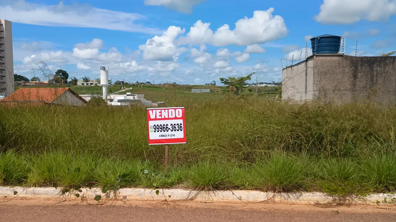 Terreno a venda.