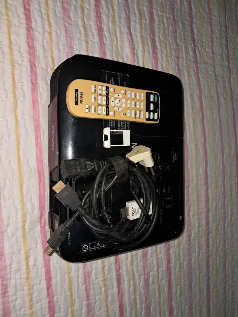 Projetor Epson 3LCD S31+, 3300 lumens, Full HD, imagem nítida, excelente estado pouco uso - Foto 4