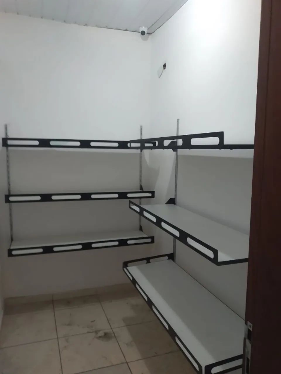 Prateleiras roupas - Foto 4