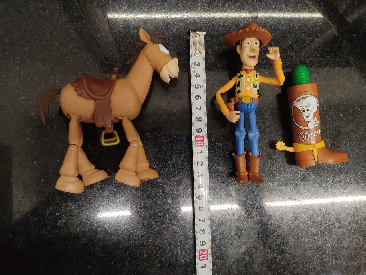 Woody e cavalo Bala no Alvo, do Toy Story - Foto 2